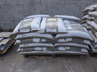 2x pallet kalksteenslag - afbeelding 1 van  7
