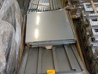 2x pallet metalen liggers/ houders - afbeelding 1 van  5