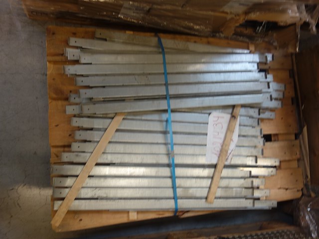 2x pallet metalen liggers/ houders - afbeelding 4 van  5