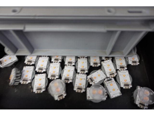 2x pallet onderdelen led verlichting - afbeelding 3 van  7