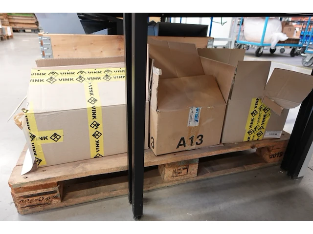 2x pallet pvc mallen + pvc onderdelen - afbeelding 3 van  5