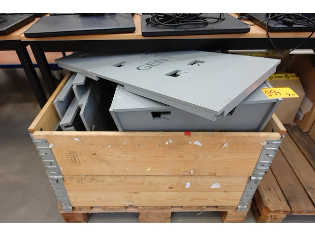 2x pallet pvc mallen + pvc onderdelen - afbeelding 4 van  5