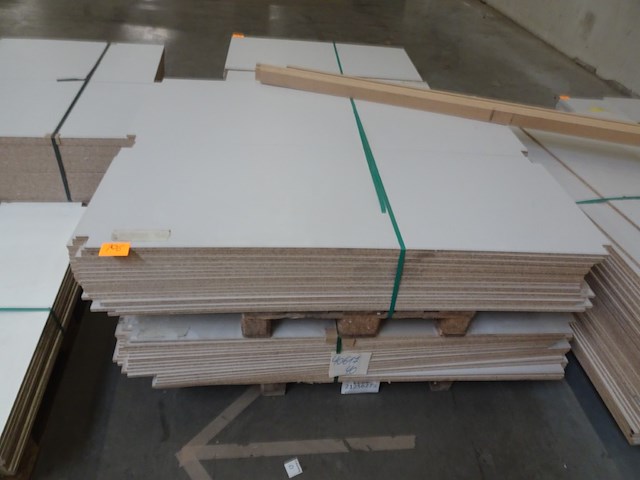 2x pallet spaanplaten - afbeelding 2 van  5