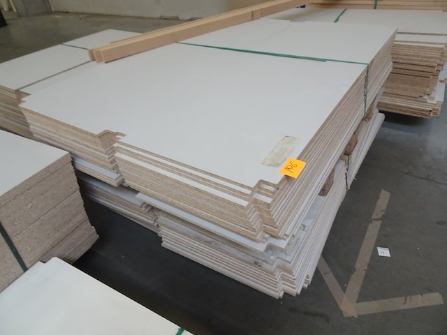 2x pallet spaanplaten - afbeelding 3 van  5