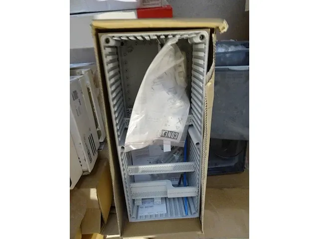 2x pallet toebehoren elektrciteit - afbeelding 3 van  11