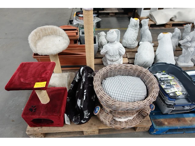 2x pallet toebehoren kat - afbeelding 1 van  8
