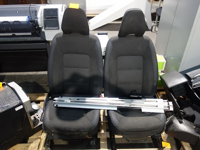 2x pallet volvo xc70 onderdelen - afbeelding 2 van  5