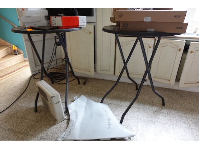 2x partytafel - afbeelding 1 van  3