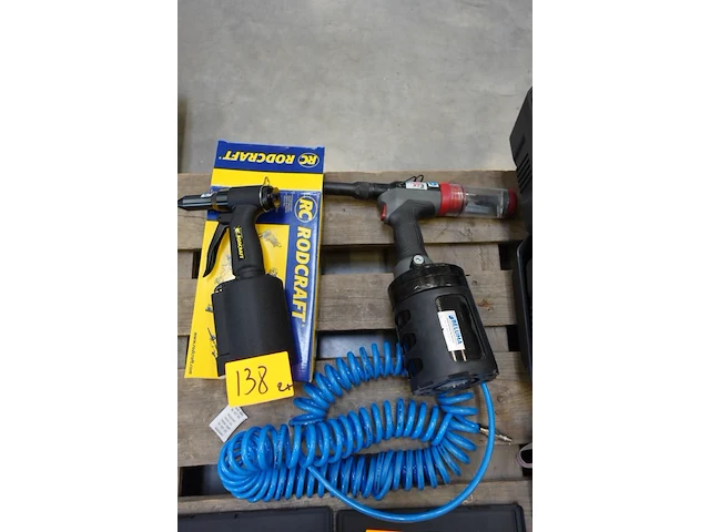 2x pneumatische revettentang - afbeelding 1 van  3