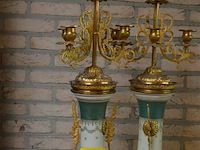 2x porseleinen kandelaar met vergulde bronzen details - afbeelding 1 van  3