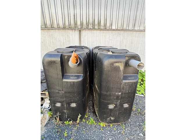 2x pvc watertank - afbeelding 1 van  1