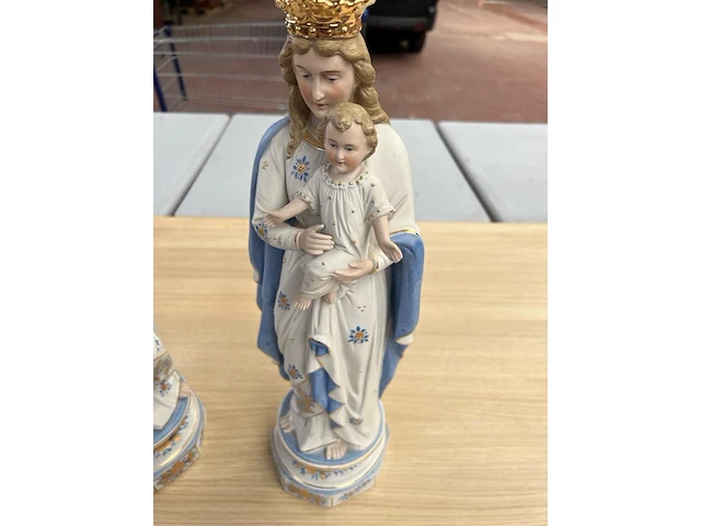2x religieus beeld in biscuitporecelein - afbeelding 2 van  3