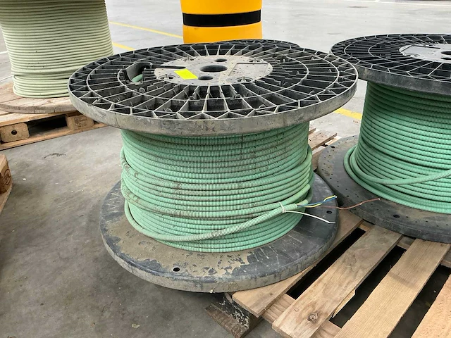 2x rol elektriciteitskabel 3g2,5 - afbeelding 2 van  4