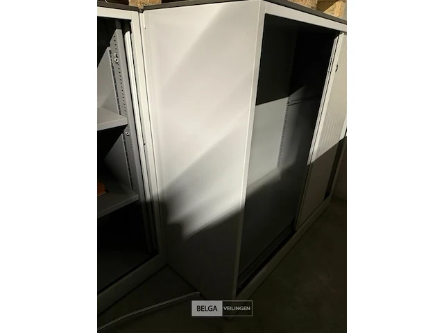 2x roldeurkast l120xb42xh120 cm - deuren defect - afbeelding 2 van  3