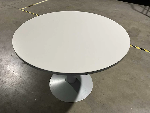 2x ronde tafel 100cm - afbeelding 1 van  5