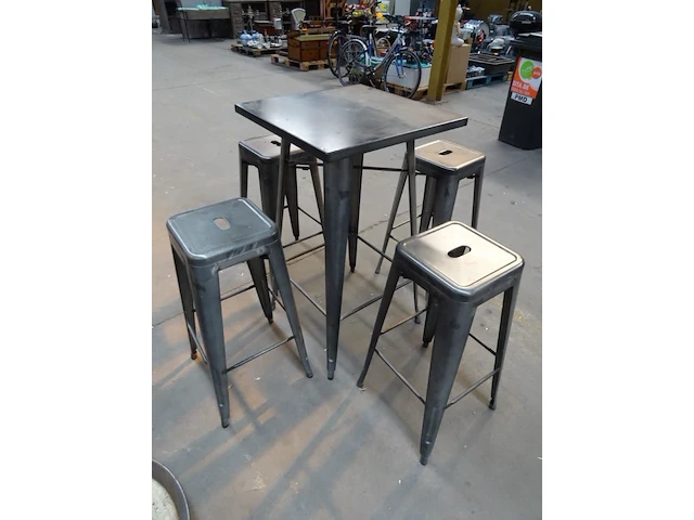 2x set metalen tafel + stoelen - afbeelding 1 van  5