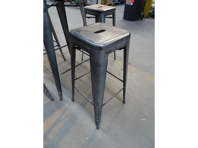 2x set metalen tafel + stoelen - afbeelding 3 van  5