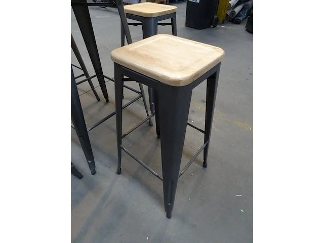 2x set metalen tafel + stoelen - afbeelding 3 van  5