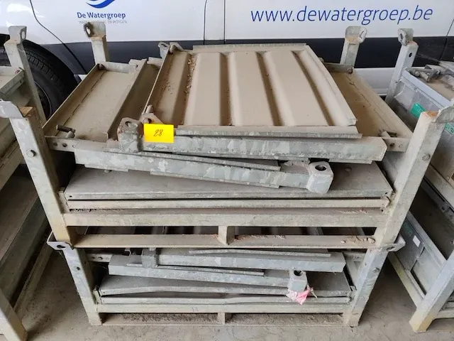 2x stapelbare en vouwbare materiaal bak - afbeelding 1 van  1
