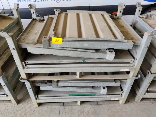 2x stapelbare en vouwbare materiaal bak - afbeelding 1 van  1