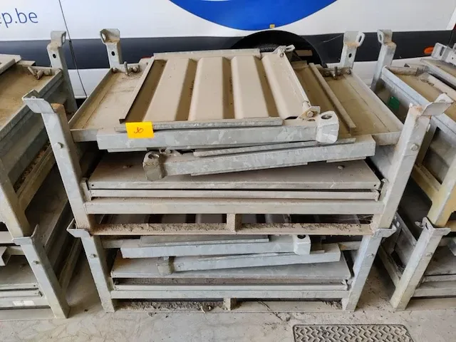 2x stapelbare en vouwbare materiaal bak - afbeelding 1 van  1
