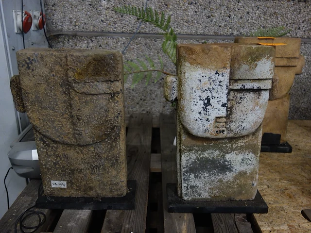 2x stone & marble beeld - afbeelding 1 van  3