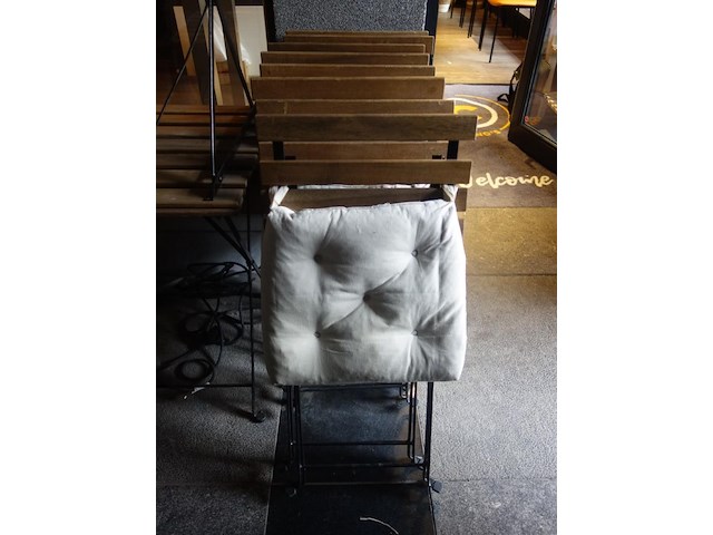 2x tafel + 8 stoelen - afbeelding 2 van  5