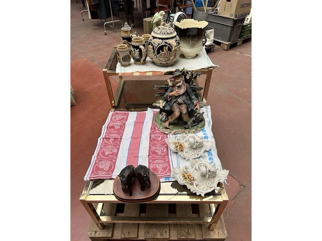 2x tafel en 12 decoratiestukken - afbeelding 1 van  11