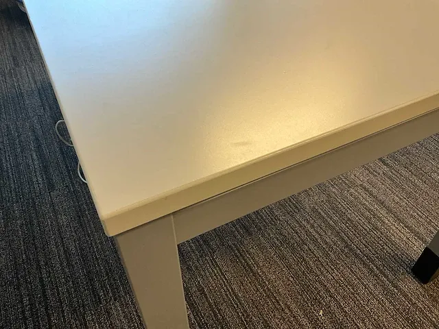 2x tafel werndl met kabeldoorvoer - afbeelding 4 van  6