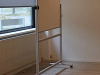 2x tafel + whiteboard - afbeelding 1 van  3