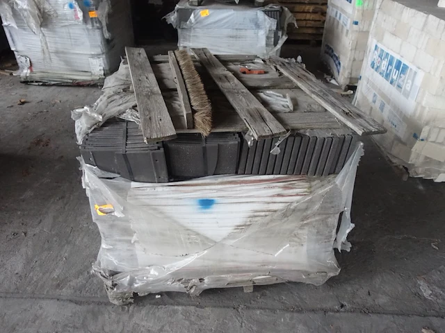 2x tegelpannen koramic ombra blauw gesmoord + rest - afbeelding 12 van  12