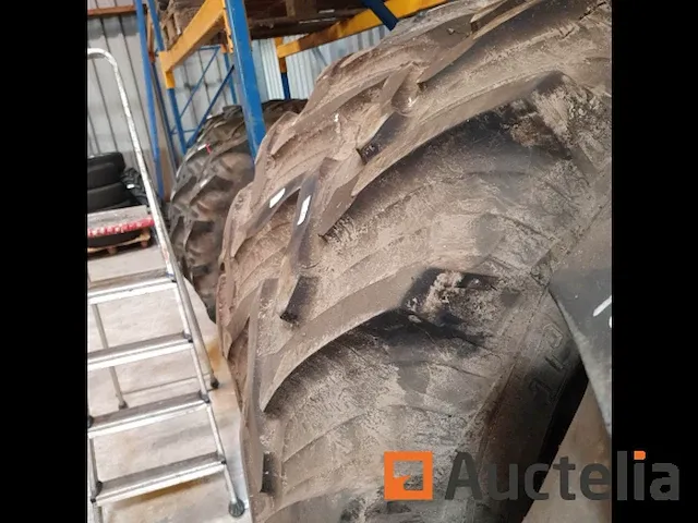 2x tractorband taurus 430/38 gebruikt - afbeelding 2 van  5