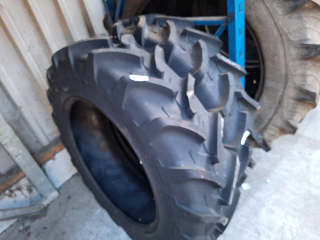 2x traktorband michelin 11.2-28 nieuw - afbeelding 2 van  5