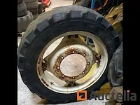 2x traktorband pirelli 280/85r28 op velg 8 gaats - afbeelding 2 van  4