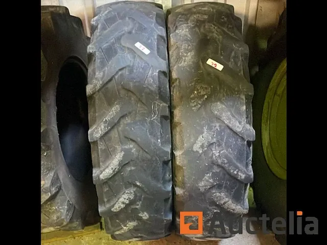 2x traktorband pirelli 280/85r28 op velg 8 gaats - afbeelding 3 van  4