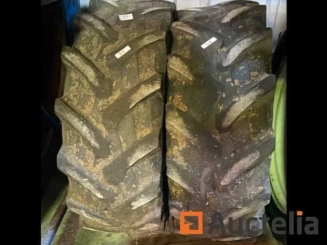 2x traktorband pirelli 380/70r24 - afbeelding 2 van  4