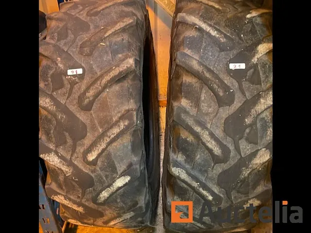 2x traktorband pirelli tm700 420/70 r28 - afbeelding 2 van  5