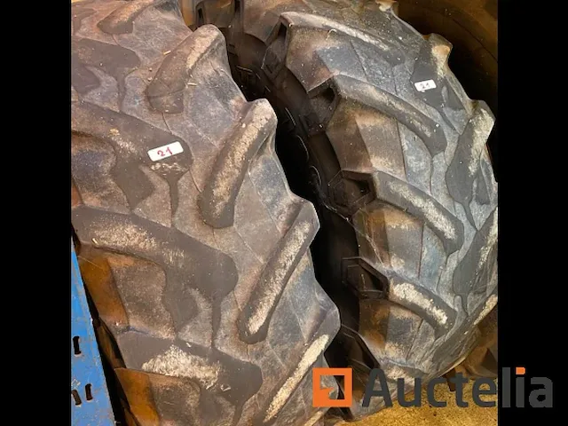 2x traktorband pirelli tm700 420/70 r28 - afbeelding 4 van  5