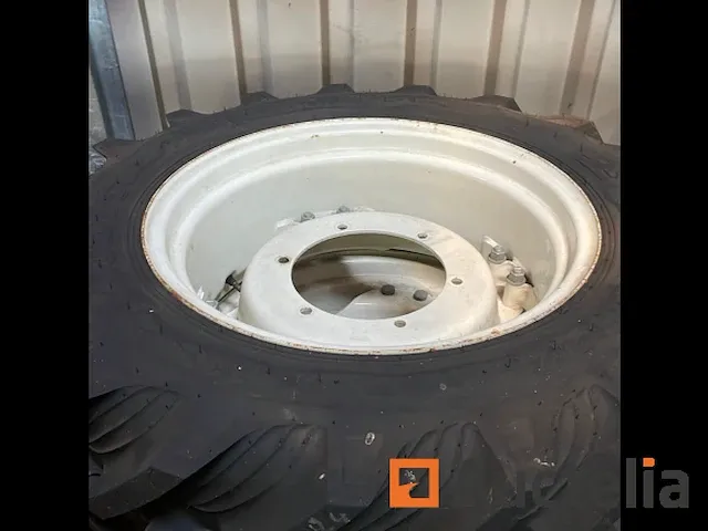 2x traktorband taurus 11.2-24 + velg 6 gaats - afbeelding 4 van  4