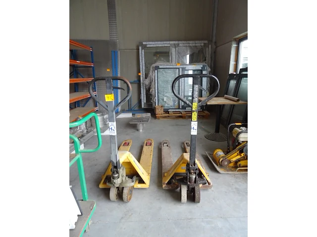 2x tranpallet - afbeelding 1 van  3