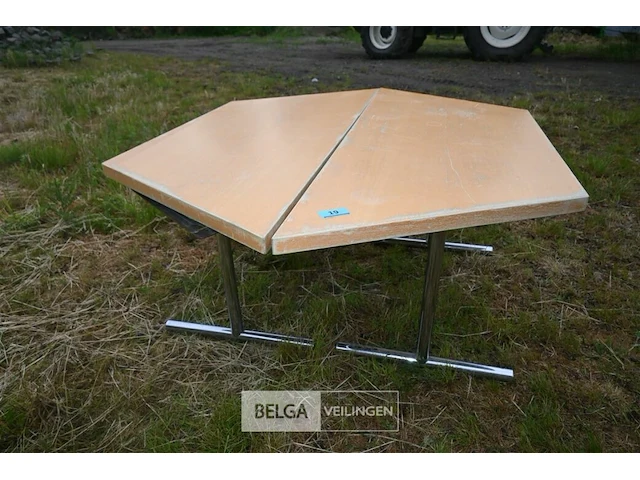 2x trapeziumvormige tafel - afbeelding 2 van  5