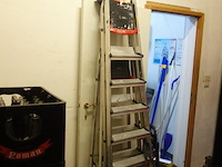 2x trapladder altrex + inklapbaar steekwagentje - afbeelding 1 van  5