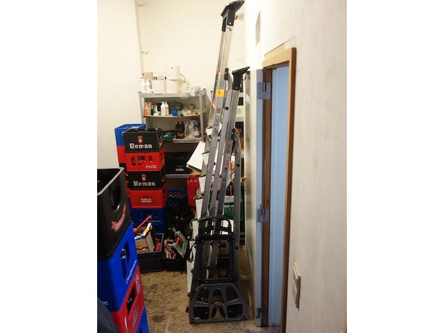 2x trapladder altrex + inklapbaar steekwagentje - afbeelding 2 van  5