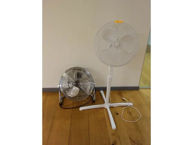 2x ventilator - afbeelding 1 van  3