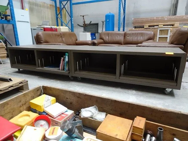 2x verrijdbare houten boekenkast - afbeelding 1 van  8