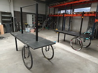 2x verrijdbare houten presentatietafel - afbeelding 2 van  3