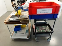 2x verrijdbare kar + inhoud - afbeelding 1 van  7