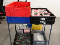 2x verrijdbare kar + inhoud - afbeelding 3 van  7