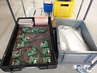 2x verrijdbare kar + inhoud - afbeelding 4 van  7