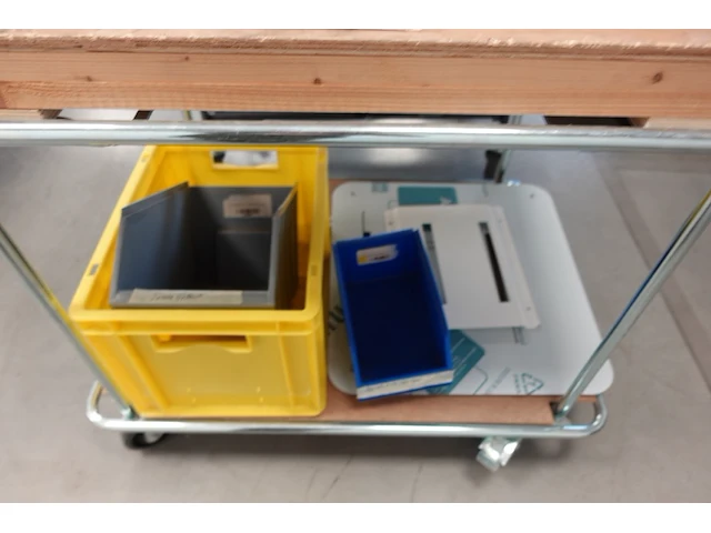 2x verrijdbare kar + inhoud - afbeelding 7 van  7